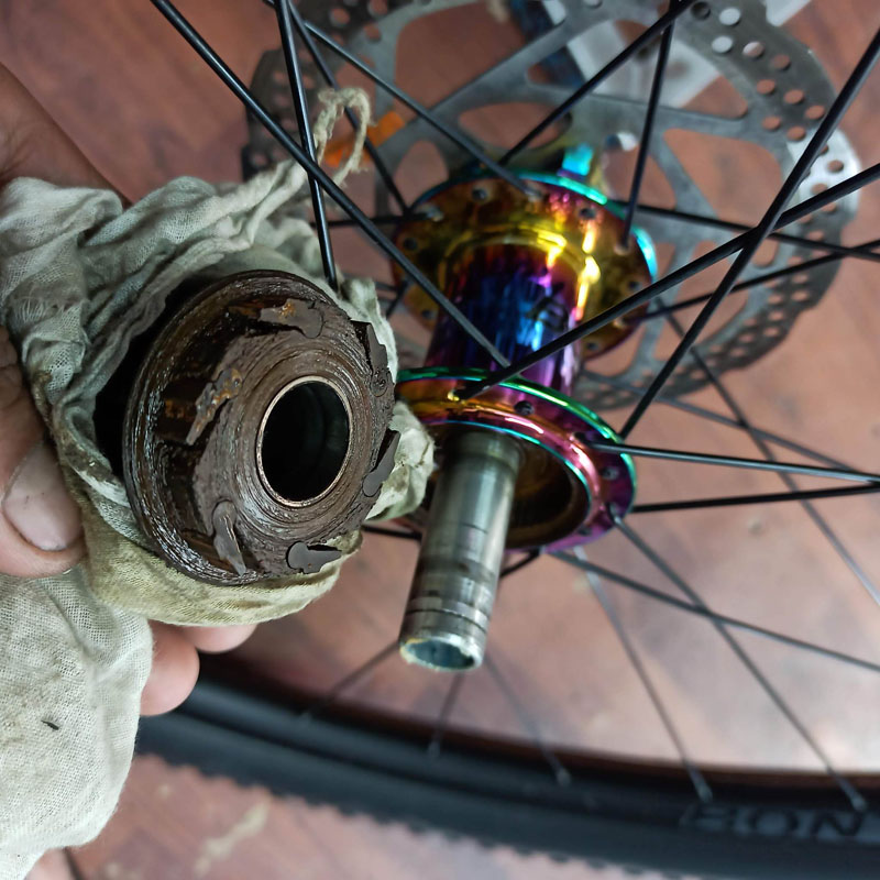 Hub Service - Front - Rear,